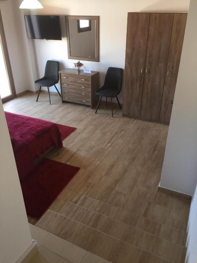 Love Holiday Suite 1 Tris Elies Eksteriør billede